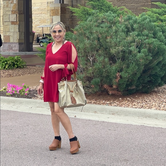 Meet your Posher, Lia - Picture 7 of 9